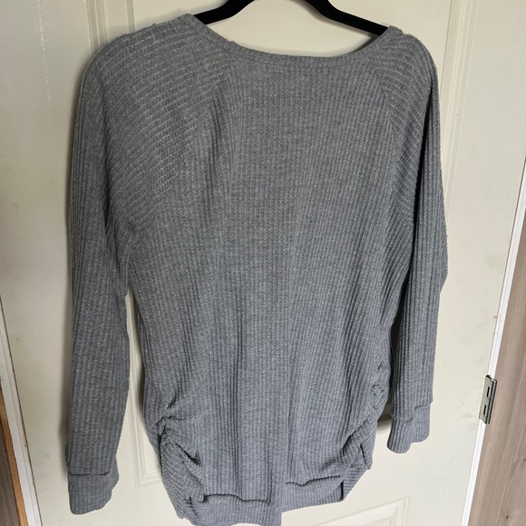 Gray V-Neck Ribbed Women's Top - Picture 2 of 3